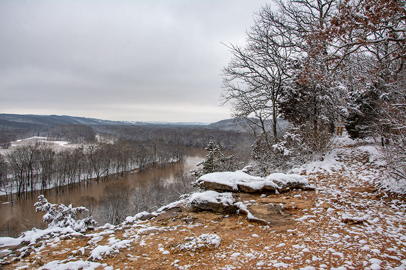 Snowy_Bluffs_7140.jpg