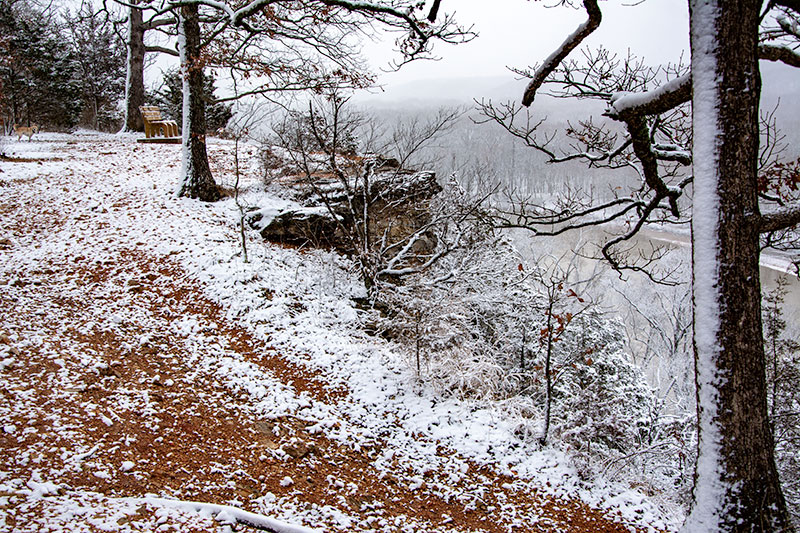 Snowy_Bluff_7643.jpg